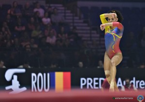 leon milca ven ph simone ferraro sfa02333 copia